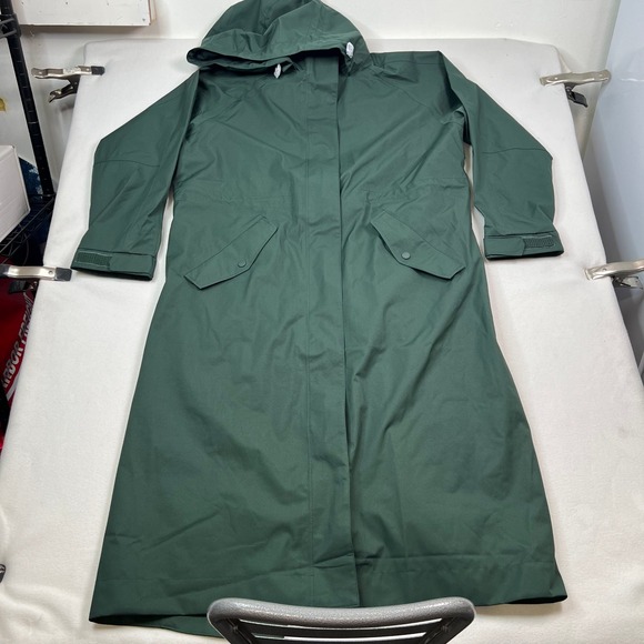 Quince Jackets & Blazers - Quince Womens 100% Recycled Waterproof Long Rain Parka Forest Green Size Medium